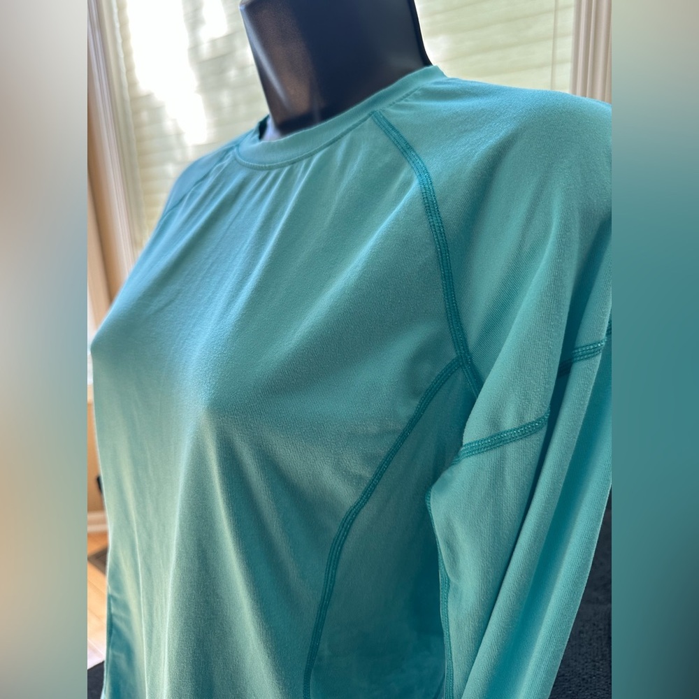REI blue fitted long-sleeved baselayer